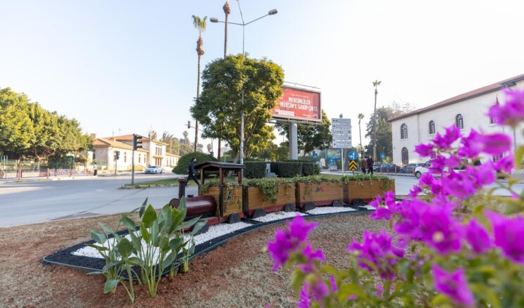 Büyükşehir, kenti yeşile doyuruyor 