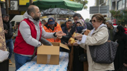 “Berat Kandili’nde 15 Bin Kandil Simidi İkram Edildi”