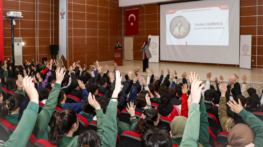 Öğrencilere Seminere Büyük İlgi