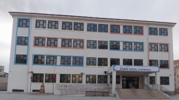Kıratlı: “Mersin’de Okul Sayısını 1.924’e Yükselttik”
