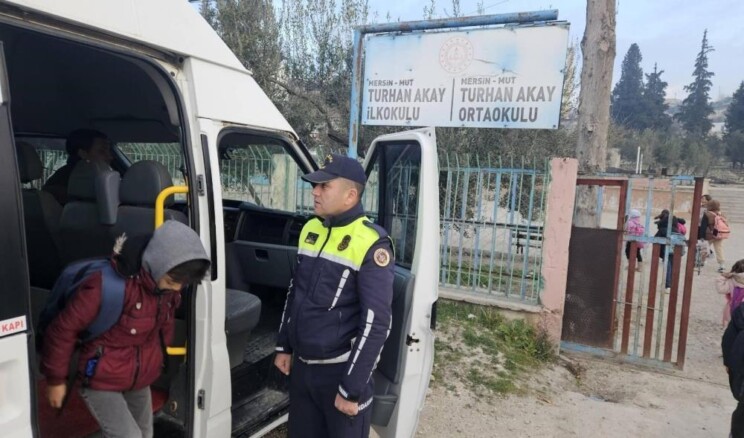 Okul Servis Araçları Denetleniyor