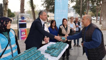 Silifke’de, kandil simidi ve sıcak çorba ikramı!