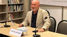 “‘Yolculuğum İnsan’ Kitabının İkinci Baskısı Yayınlandı”