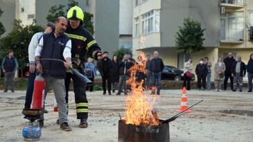 Mersin İtfaiyesi, Afet ve Yangın Risklerine Karşı Vatandaşları Bilgilendiriyor