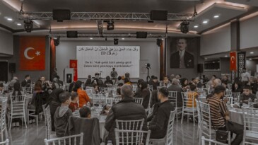 “Dünya Yetimler Günü’nde Ebeveyn Kaybı Yaşayan Öğrencilerle İftar”