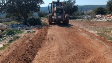 “Atakent ve Narlıkuyu’da Yol Çalışmaları Devam Ediyor”
