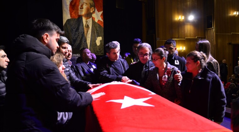 Keman sanatçısı Laçin Akyol’un yaşamını yitirdiği kaza anı kamerada