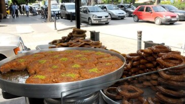 Açıkta satılan yiyeceklere dikkat!