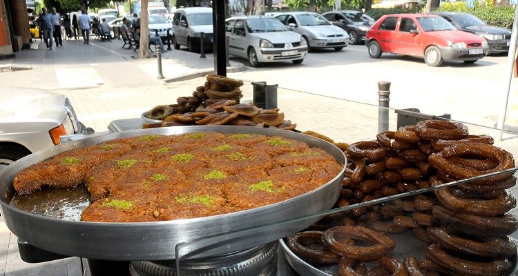 Açıkta satılan yiyeceklere dikkat!