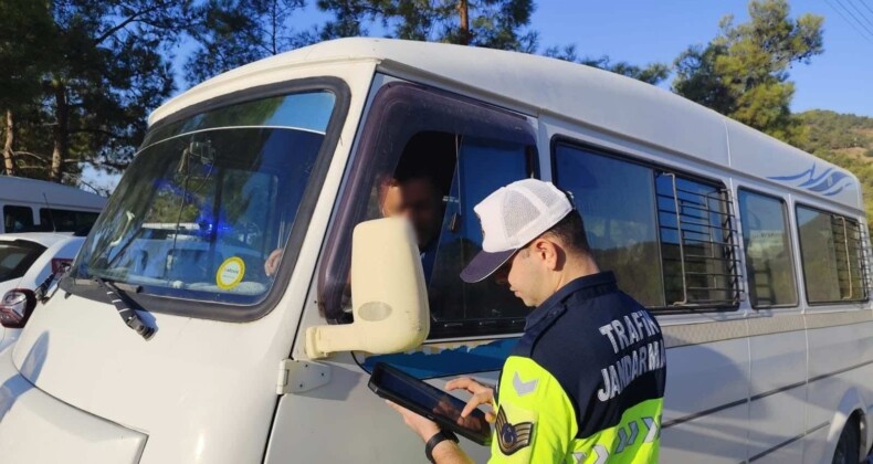 Mersin’de jandarmadan okul servislerinde sıkı denetim