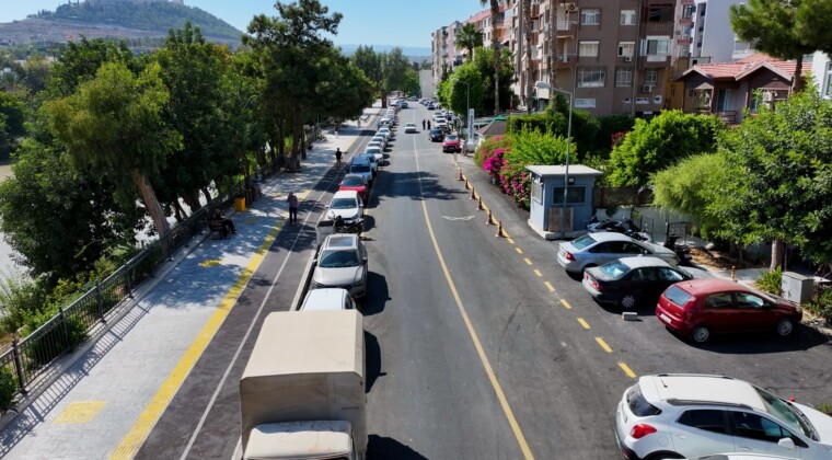 Silifke’nin en işlek caddesi Abdi İpekçi modern asfaltla yenilendi
