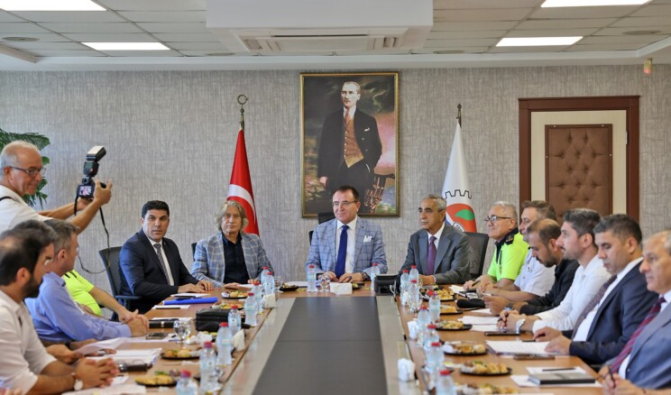 Mersin’de şehir içi yolcu ve servis taşımacılığı sorunları masaya yatırıldı