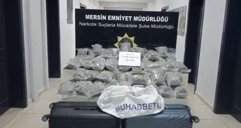 Dronla takip edilen minibüsten 35 kilo uyuşturucu çıktı