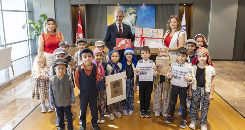 Öğrenciler, cumhuriyet coşkusunu Başkan Seçer’le paylaştı