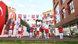 Mersin’de miniklerden Cumhuriyet Bayramı coşkusu