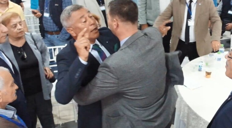İYİ Parti kongresinde gergin anlar, kürsüyü bile devirdiler