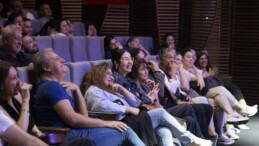 ‘Eyvah Nadir’ oyunu yeniden sahnede