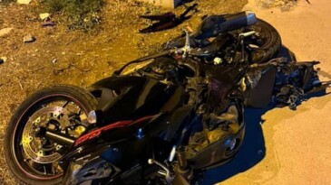 Tarsus’ta otomobille çarpışan motosikletli hayatını kaybetti