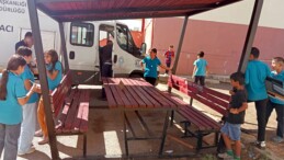 Akdeniz’de parklar yenileniyor çocuklar daha güvenli oynuyor