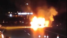 Otomobil alev alev yandı