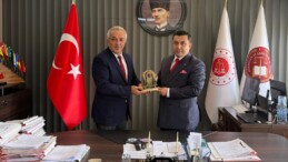 Anamur Başsavcısı Çatlı:”Bu vatan, canlarını gözünü kırpmadan feda eden kahramanlarımızın mirası üzerinde yükseliyor”