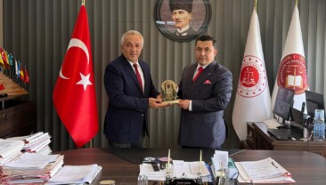 Anamur Başsavcısı Çatlı:”Bu vatan, canlarını gözünü kırpmadan feda eden kahramanlarımızın mirası üzerinde yükseliyor”