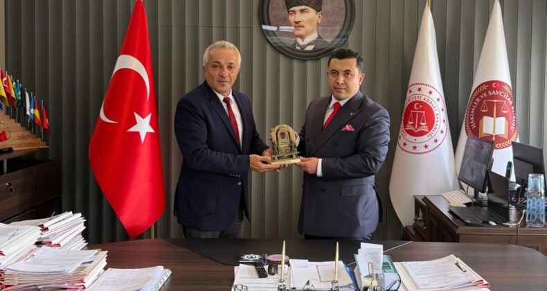 Anamur Başsavcısı Çatlı:”Bu vatan, canlarını gözünü kırpmadan feda eden kahramanlarımızın mirası üzerinde yükseliyor”