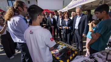 Başkan Seçer: “İyi ki cumhuriyet var”