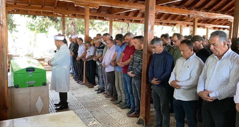 Mersin’deki işçi servisi kazasında hayatını kaybedenler toprağa verildi