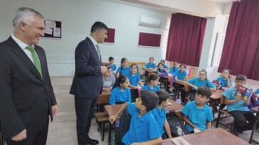 Başkan Vekili Şener’den öğrencilere kitap müjdesi