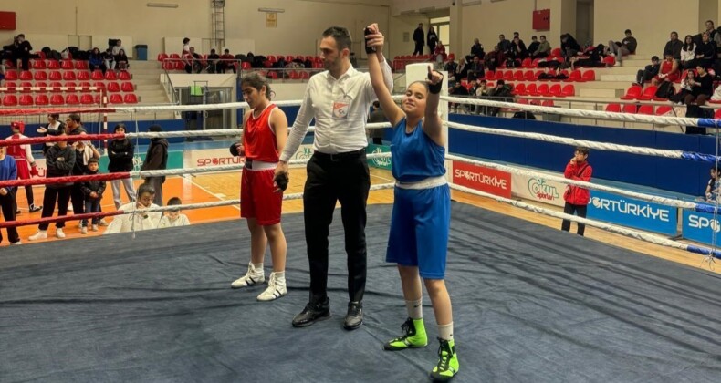 Akdeniz Belediye Spor’dan Kayseri’de şampiyonluk geçidi