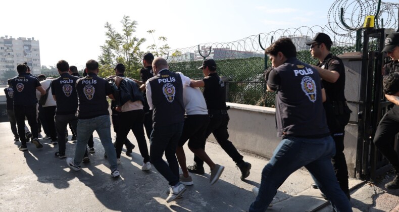 Deste deste para çıktı: Loca bileti satarak dolandırıcılık yapan 16 şüpheli yakalandı