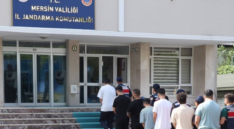 Mersin’de aranan 14 hükümlü yakalanıp cezaevine teslim edildi