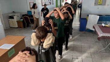 Mersin’de tüm okullarda eş zamanlı afet tatbikatı gerçekleştirildi