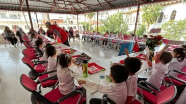 Anamur’da miniklerden ‘Kızılay Haftası’ etkinliği