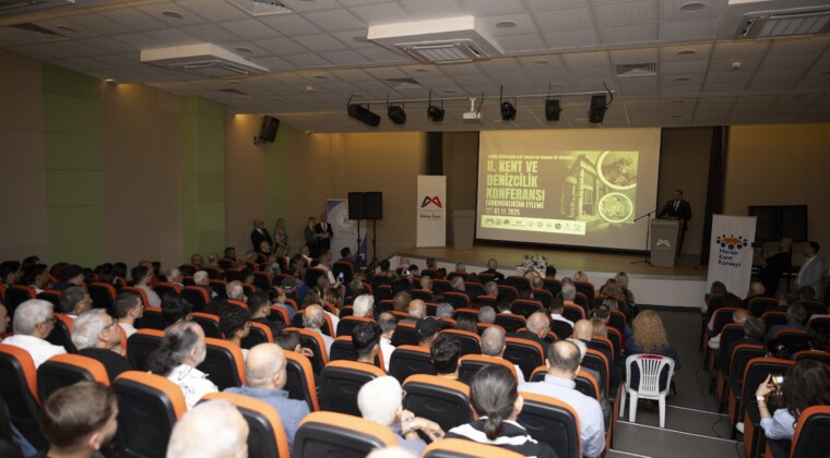 Mersin’de 2. Kent ve Denizcilik Konferansı düzenlendi