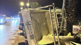 Kamyonet ile otomobil çarpıştı: 4 yaralı