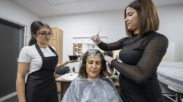 Mersin’de MERCEK’in saç renklendirme kursu yoğun ilgi görüyor