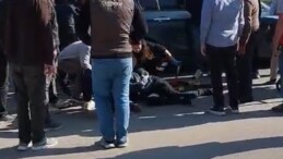 Otomobilin çarptığı yaşlı adam hayatını kaybetti  (Fotoğraflı)  Ersoy Yalçın MERSİN (İHA) – Mersin’in Tarsus ilçesinde meydana gelen trafik kazasında 1 kişi hayatını kaybetti. Kaza, ilçeye bağlı Gazipaşa Mahallesi’nde meydana geldi. Alınan bilgiye göre, İ.A. (55) idaresindeki 33 NDL 58 plakalı otomobil, Gazipaşa Bulvarı üzerinde seyir halindeyken yolun karşı tarafına geçen Halit Yıldız’a (82) çarptı. Çarpmanın etkisiyle araç bu kez de M.G. (19) yönetimindeki 33 BBS 807 plakalı otomobile çarptı. Kazada yaya Yıldız ağır yaralandı. Ambulansla hastaneye kaldırılan yaşlı adam yapılan tüm müdahaleye rağmen kurtarılamayarak hayatını kaybetti. Kazayla ilgili soruşturma sürüyor