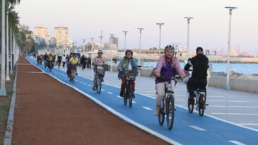 Mersin’de kadınlara ücretsiz bisiklet sürüş eğitimi
