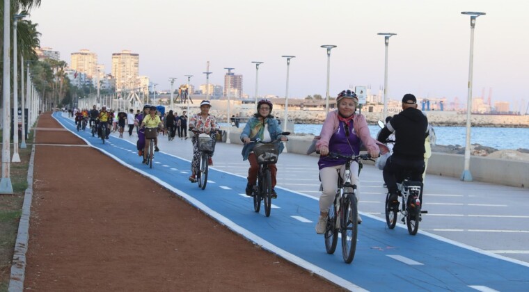 Mersin’de kadınlara ücretsiz bisiklet sürüş eğitimi