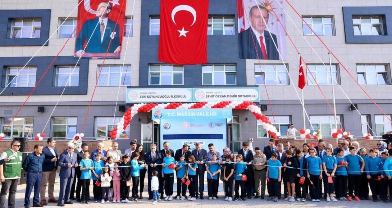 Vali Toros, Şehit Özkan Demir Ortaokulunun açılışına katıldı