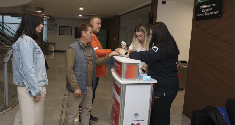 ‘Dünya Diyabet Günü’nde belediye personellerine şeker ölçümü