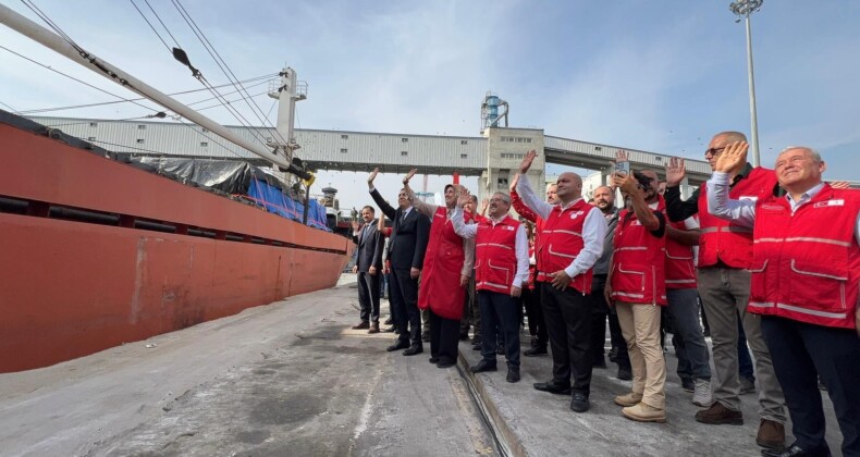 18. İyilik Gemisi Mersin’den Gazze’ye uğurlandı