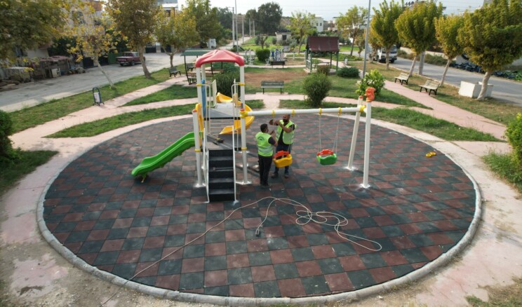 Akdeniz’in parklarında yenileme çalışmaları devam ediyor