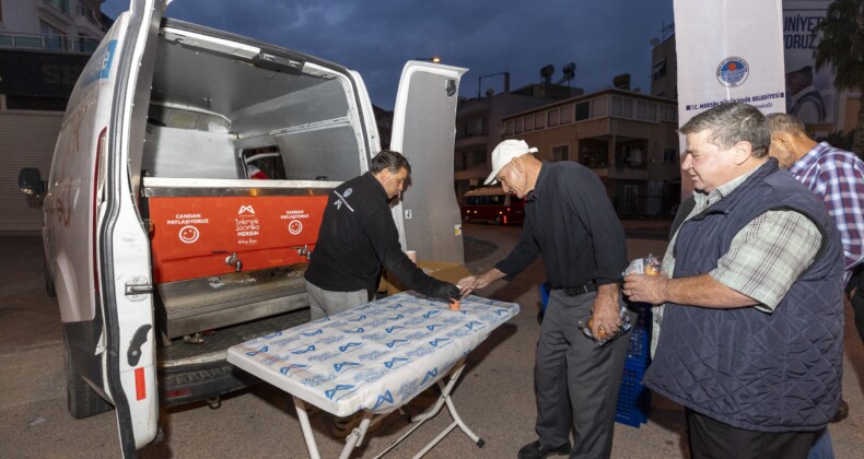 ‘1 Ekmek 1 Çorba’ projesi bu kış da Mersin’in içini ısıtıyor