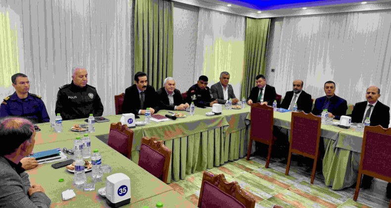 Bozyazı’da muhtarlarla istişare toplantısı