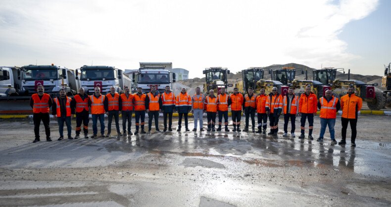 BÜYÜKŞEHİR OLUMSUZ HAVA KOŞULLARINA KARŞI 7/24 GÖREVE HAZIR