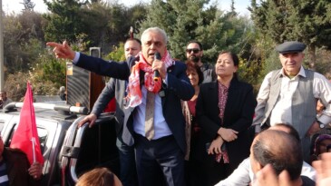 CHP’den istifa eden Çakır memleketi Mersin’de coşkuyla karşılandı