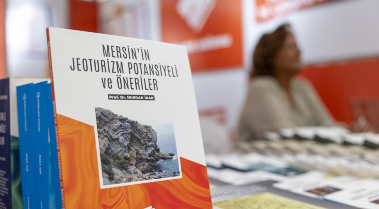 CNR MERSİN KİTAP FUARI BU YIL ‘OKU’ MOTTOSUYLA HAYAT BULDU ‘10. CNR MERSİN KİTAP FUARI’ BÜYÜKŞEHİR STANDINDA YAZARLAR VE OKURLAR BULUŞTU